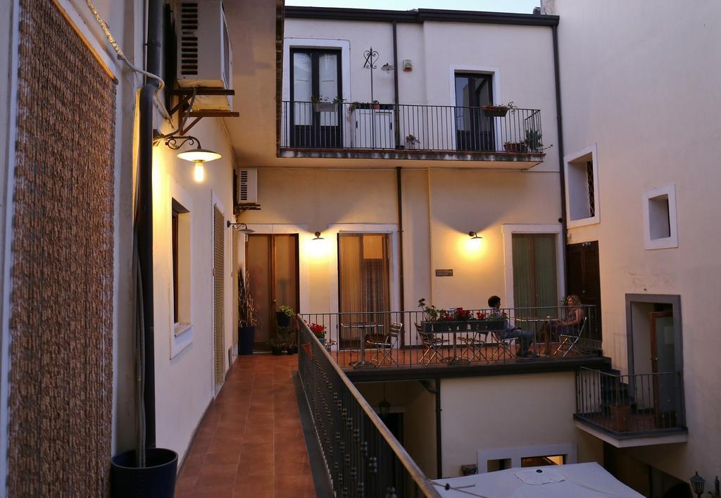 Opera Couette-café 3*